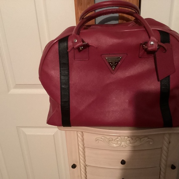 Guess Over night bag - Picture 1 of 3